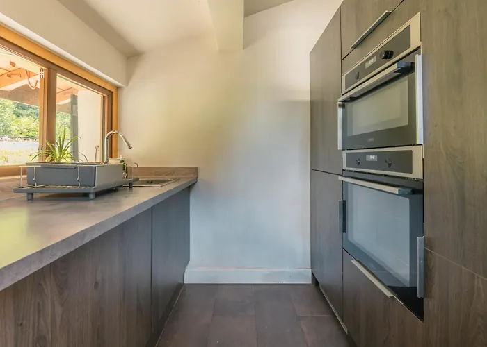 Whitmoore - Argentiere - Happy