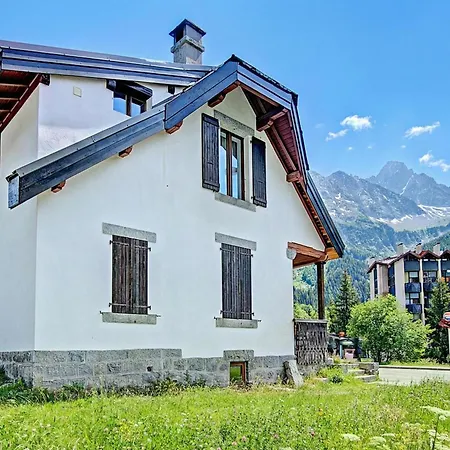 Chalet Whitmoore Argentiere - Walk To Grands Montets Sleeps 7 - Happy Rentals
