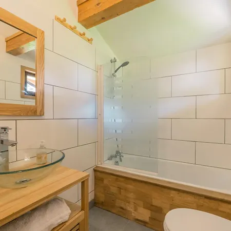 Chalet Whitmoore Argentiere - Walk To Grands Montets Sleeps 7 - Happy Rentals *